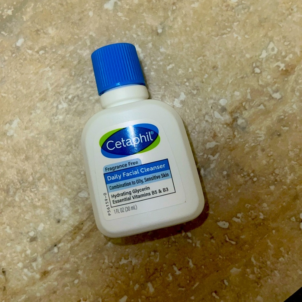 Mini Cetaphil daily facial cleansers sample
